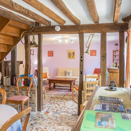 Chantilly ,Petit Dejeuner Et Table D'Hotes Possible Noyers  ภายนอก รูปภาพ