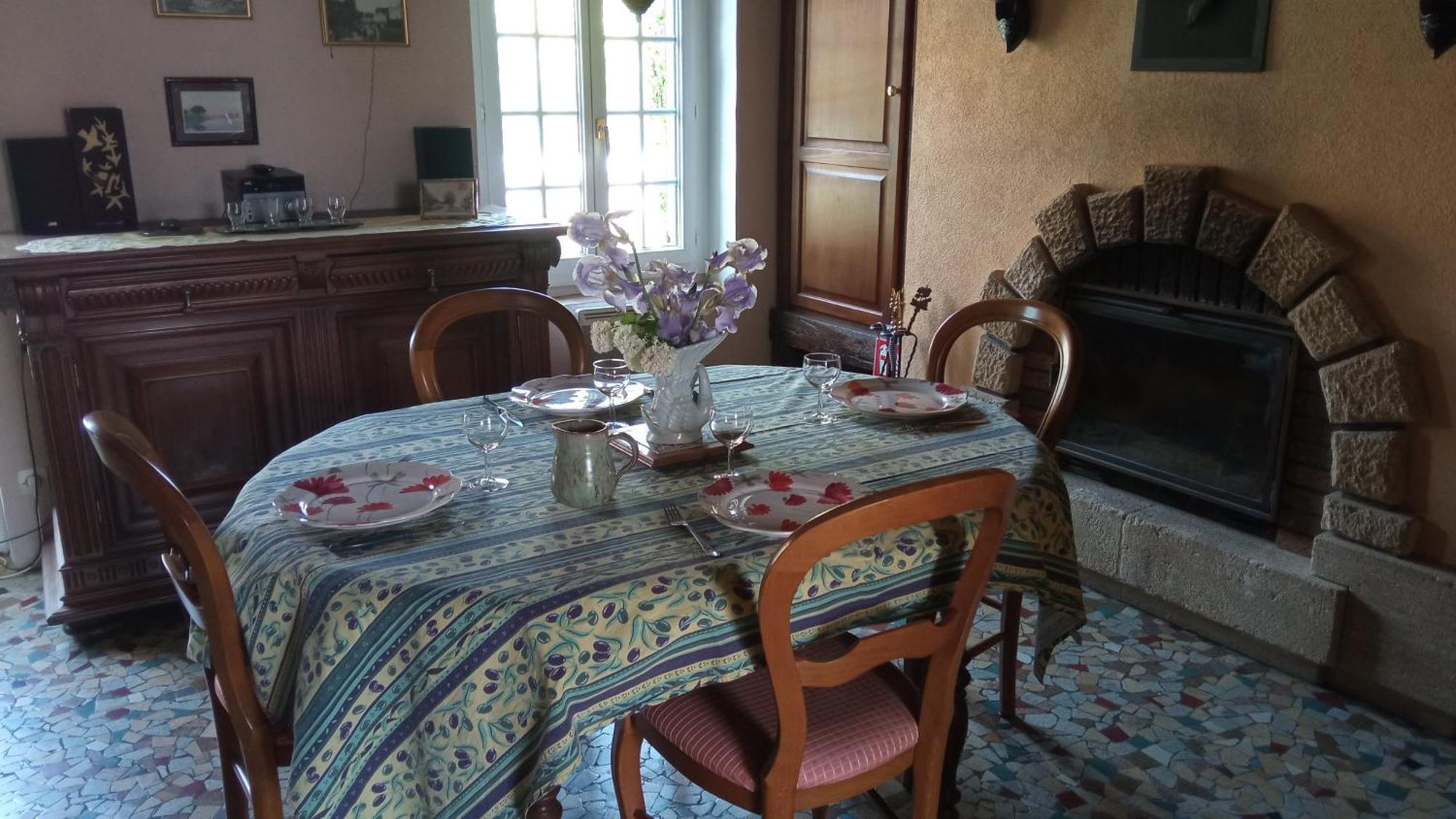 Chantilly ,Petit Dejeuner Et Table D'Hotes Possible Noyers  ภายนอก รูปภาพ